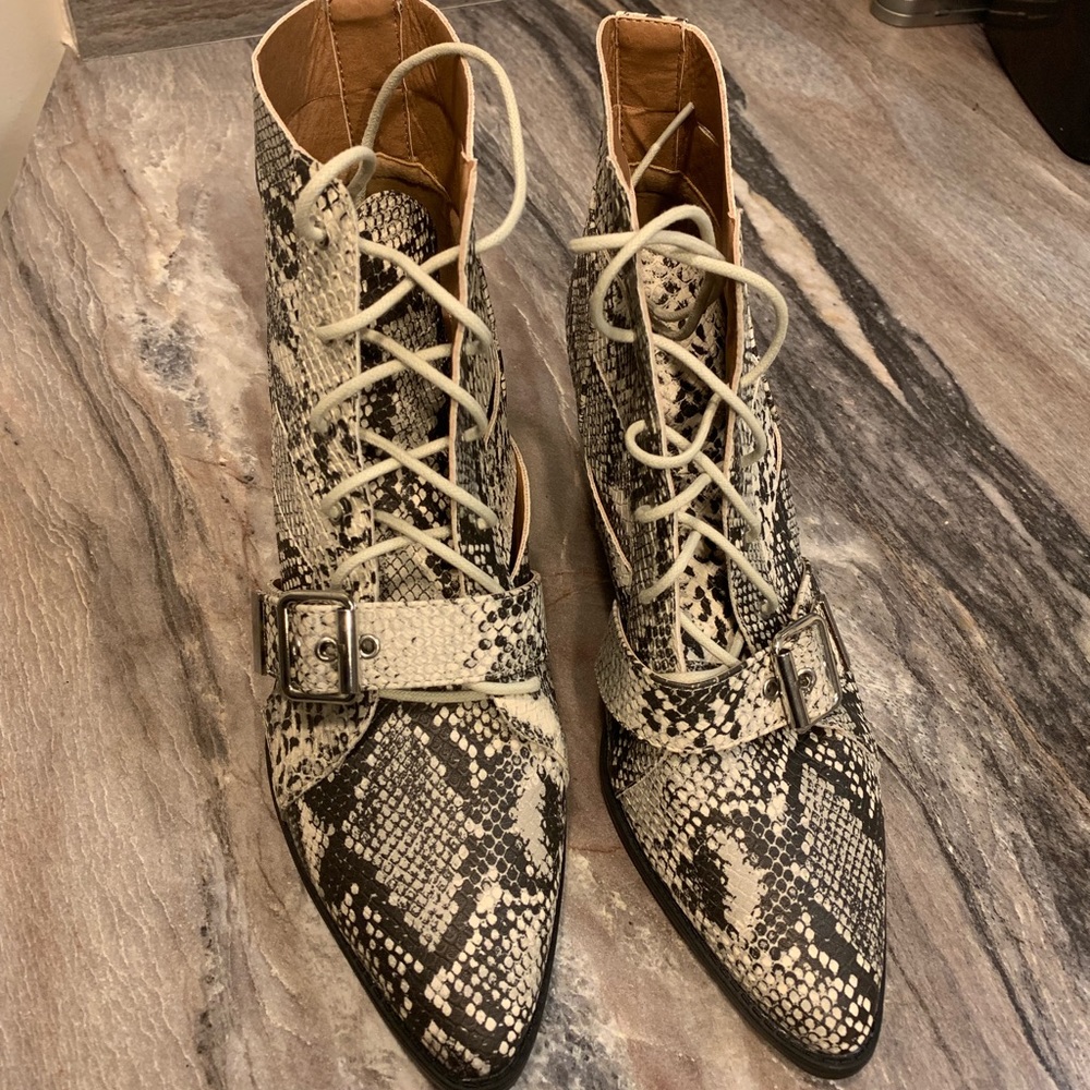 Faux snakeskin boots *BRAND NEW* size 8 1/2